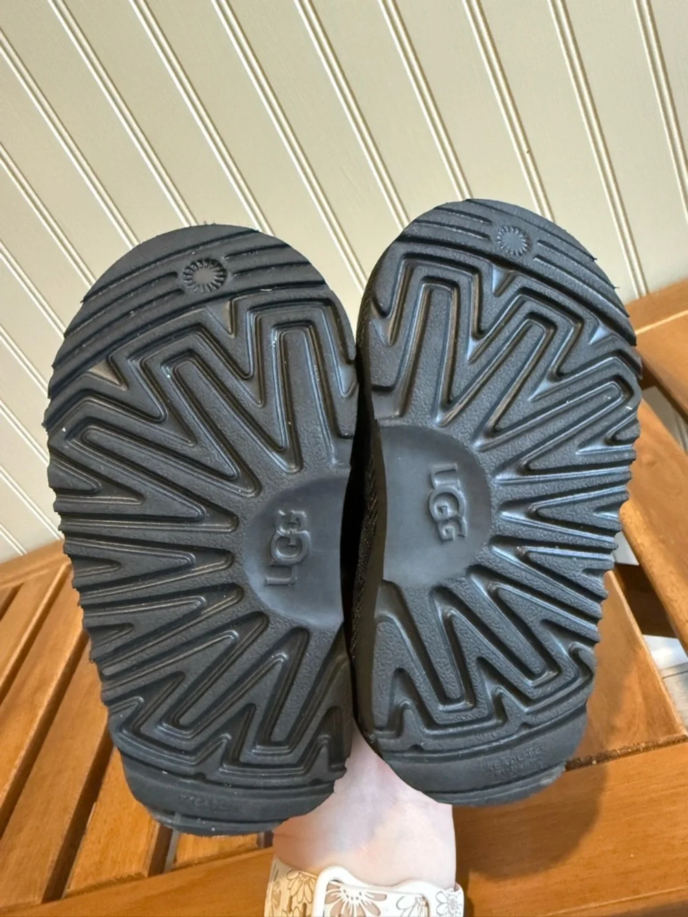 UGG Kids Black Lace-Up Scatter Logo Boots‎